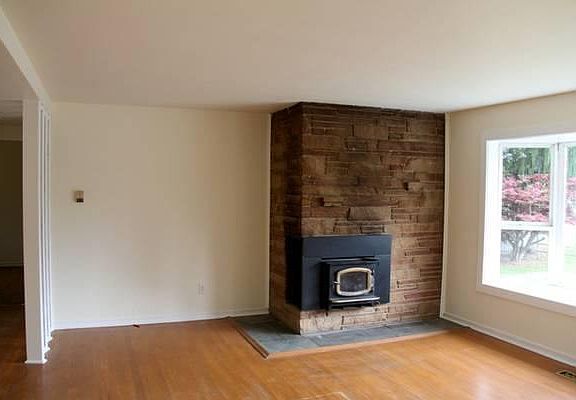 2nd image of 19533 Burke Ave N