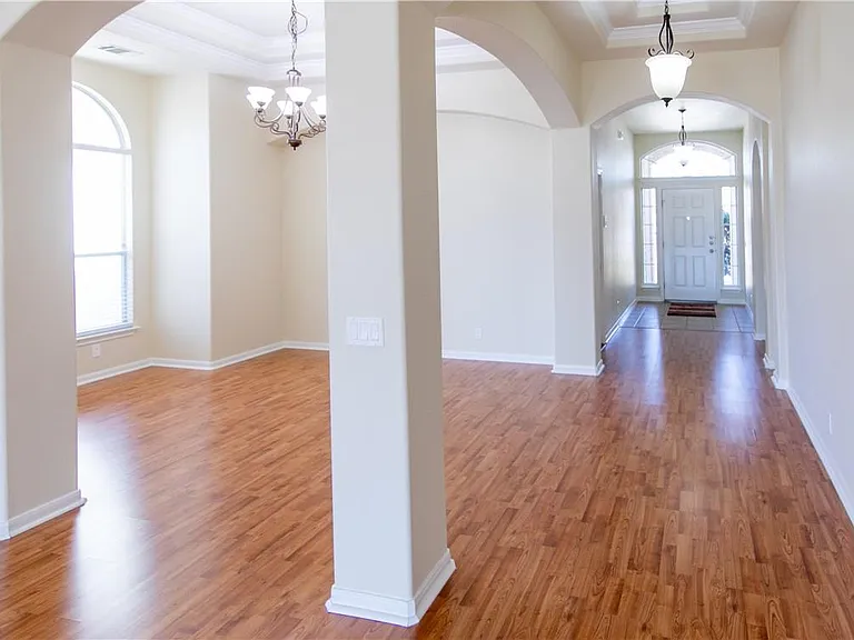 20201 Mustang Island Cir — Photo 3
