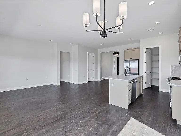 965 W Mesa Ave — Photo 8