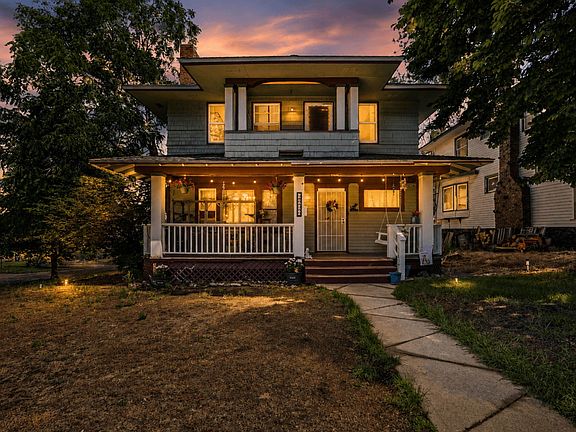 3rd image of 1628 W 8th Ave