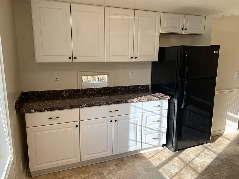 128 NE Baker St — Photo 10