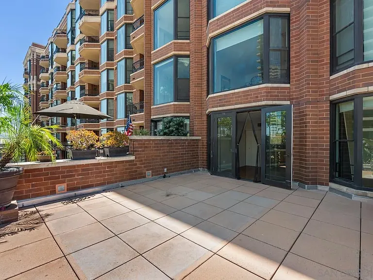 500 W Harbor Dr #714 — Photo 12