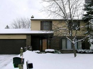 1020 Fairway Ln, Lansing, MI 48912