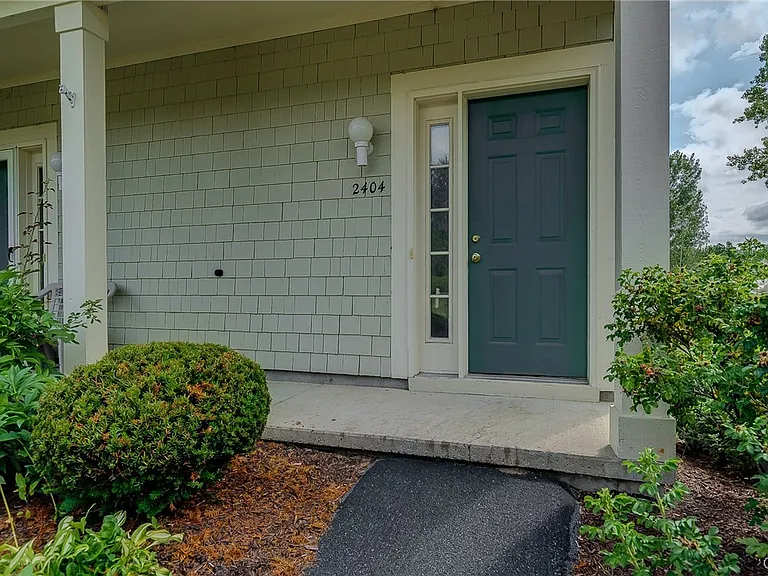 2404 Pipers Ct — Photo 4
