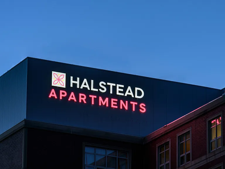 Halstead Burlington — Photo 30