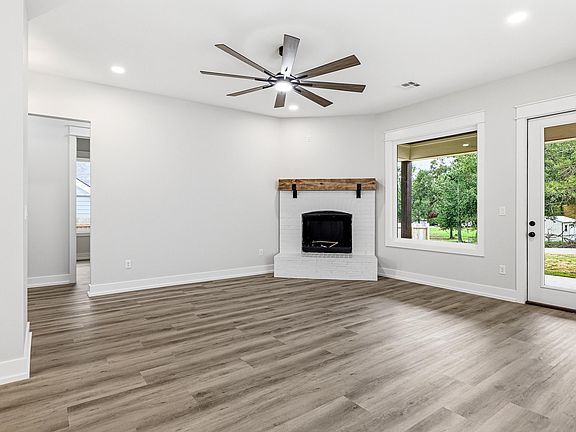 4th image of 602 Bella Vista Loop