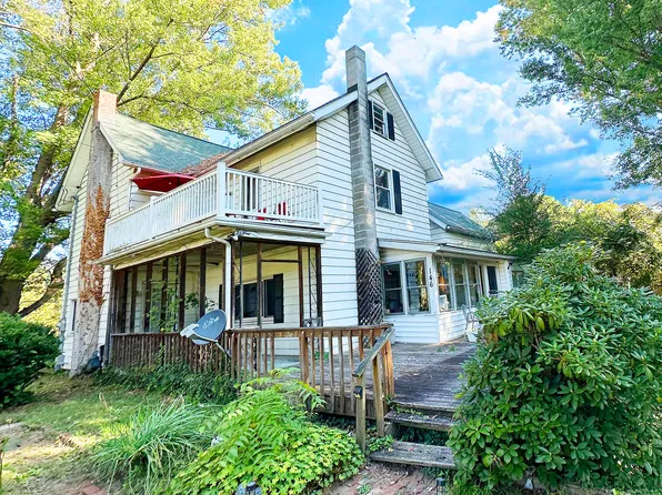 146 Harrison Ln, Pearisburg, VA 24134