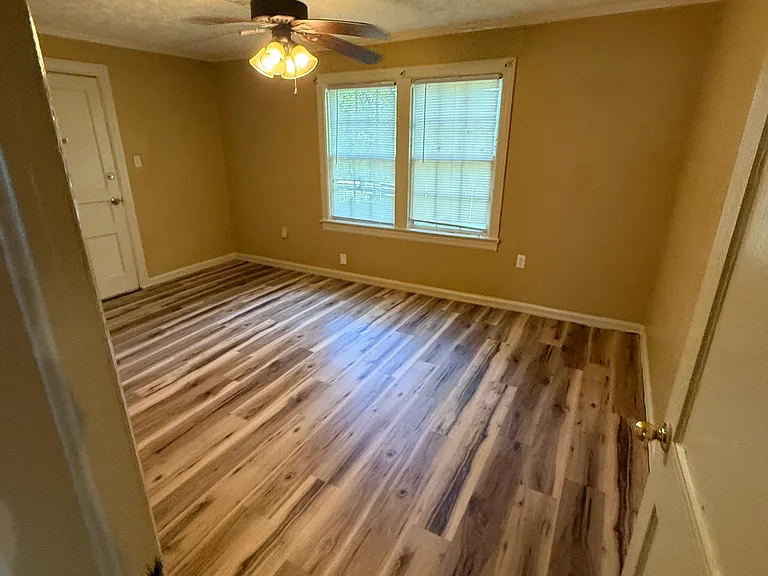 805 Alvaredo St — Photo 11