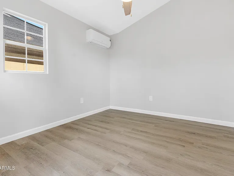 24194 W Whyman Ave — Photo 16