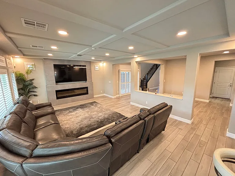 11194 Formosa Springs Ct — Photo 10