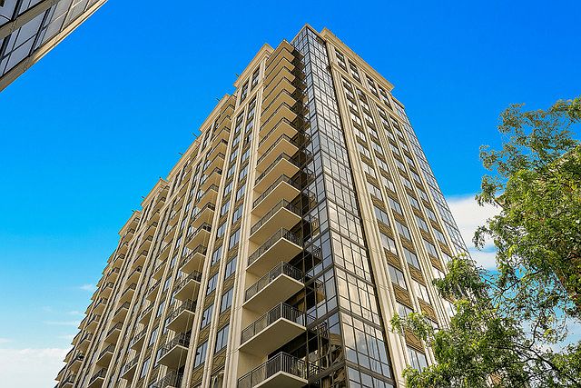 1st image of 1322 S Prairie Ave Unit 1903