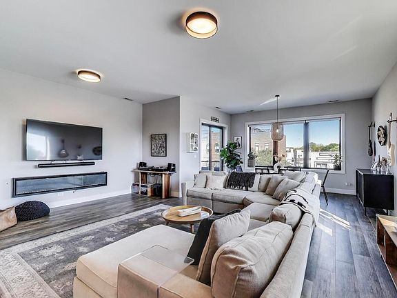 4th image of 2246 N Western Ave #4
