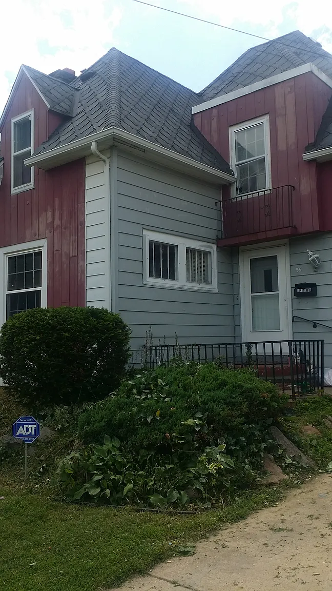 55 Broad St N photo 1