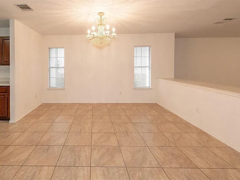11308 Blairview Ln — Photo 6