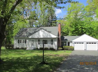 26 Woodcrest Dr, Glenville, NY 12302