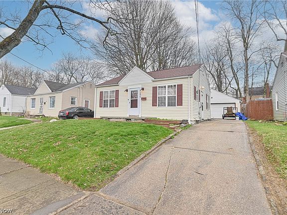 2nd image of 1295 Roslyn Ave