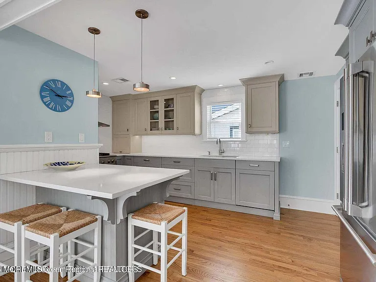 321 14th Ave — Photo 12