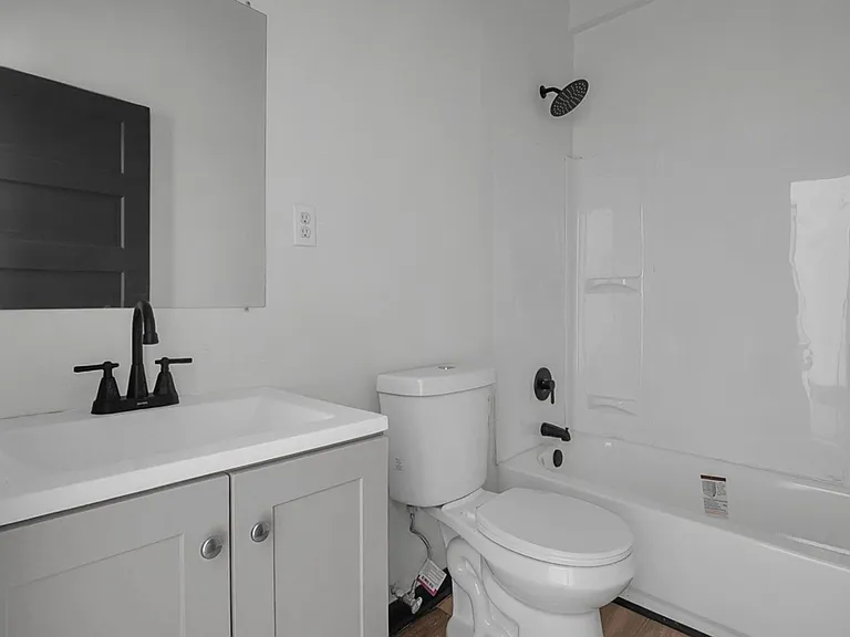 51 E North St — Photo 10