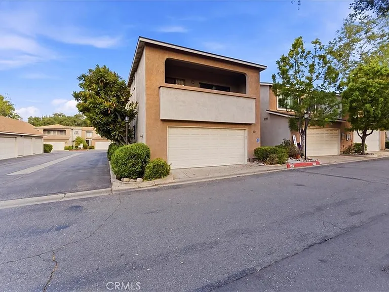 539 Wayland Ct — Photo 31
