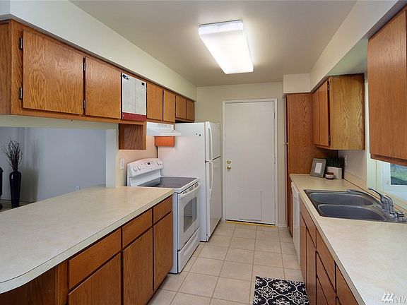 3rd image of 5735 School St NE