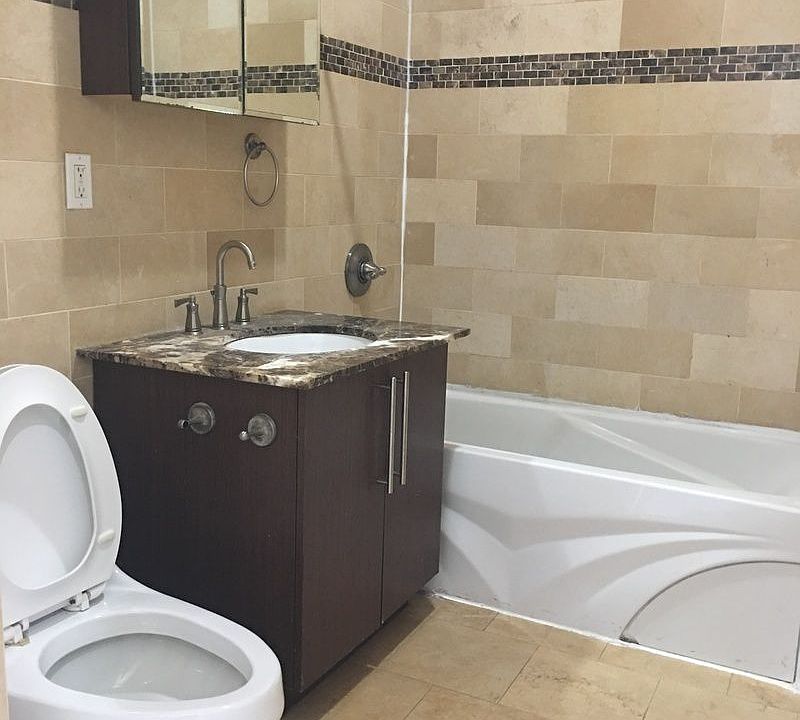1st image of 217 27th Ave APT 1R