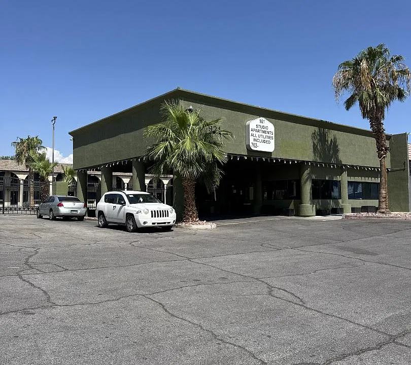 921 Las Vegas Blvd N #206