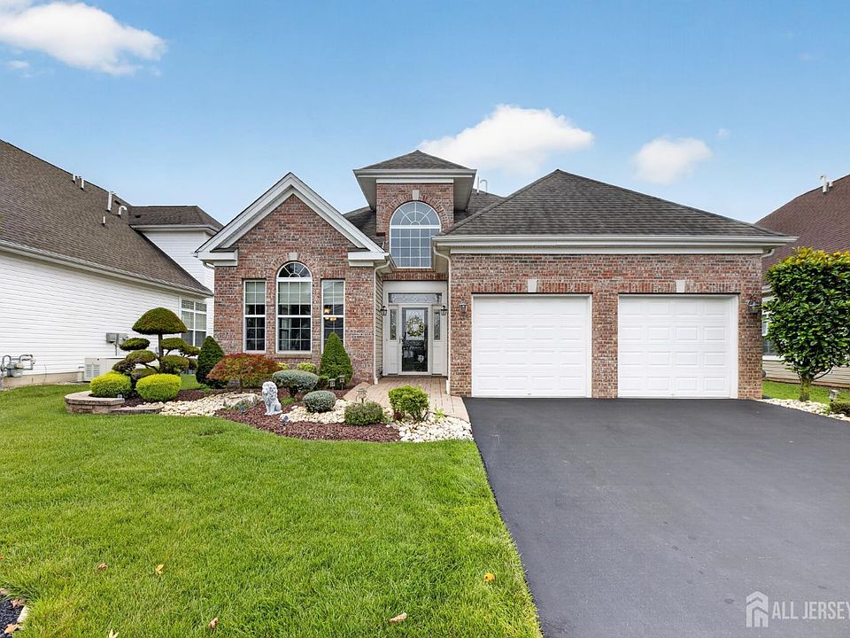 1st image of 228 Diamond Spring Dr