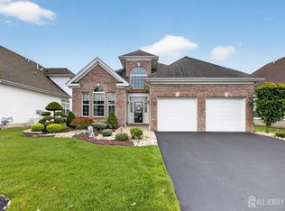 228 Diamond Spring Dr, Monroe Township, NJ 08831