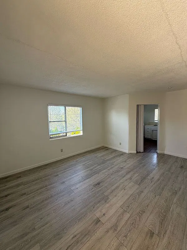 2 bed, 1.0 bath, 750 sqft, $2,400 — Photo 1