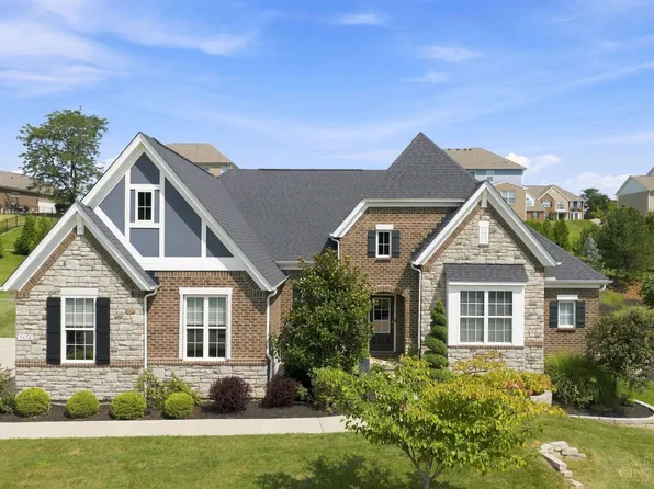 7174 Laurel Oaks Dr, West Chester, OH 45069