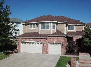 21962 E Peakview Dr, Aurora, CO 80016