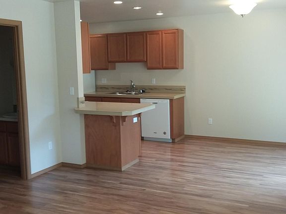 5th image of 15226 56th Ave W #B