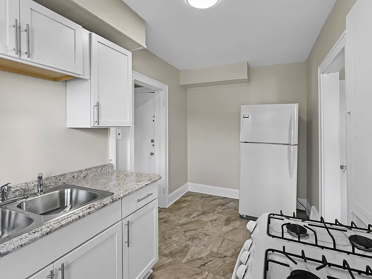 529 E Cuyahoga Falls Ave #3 — Photo 3