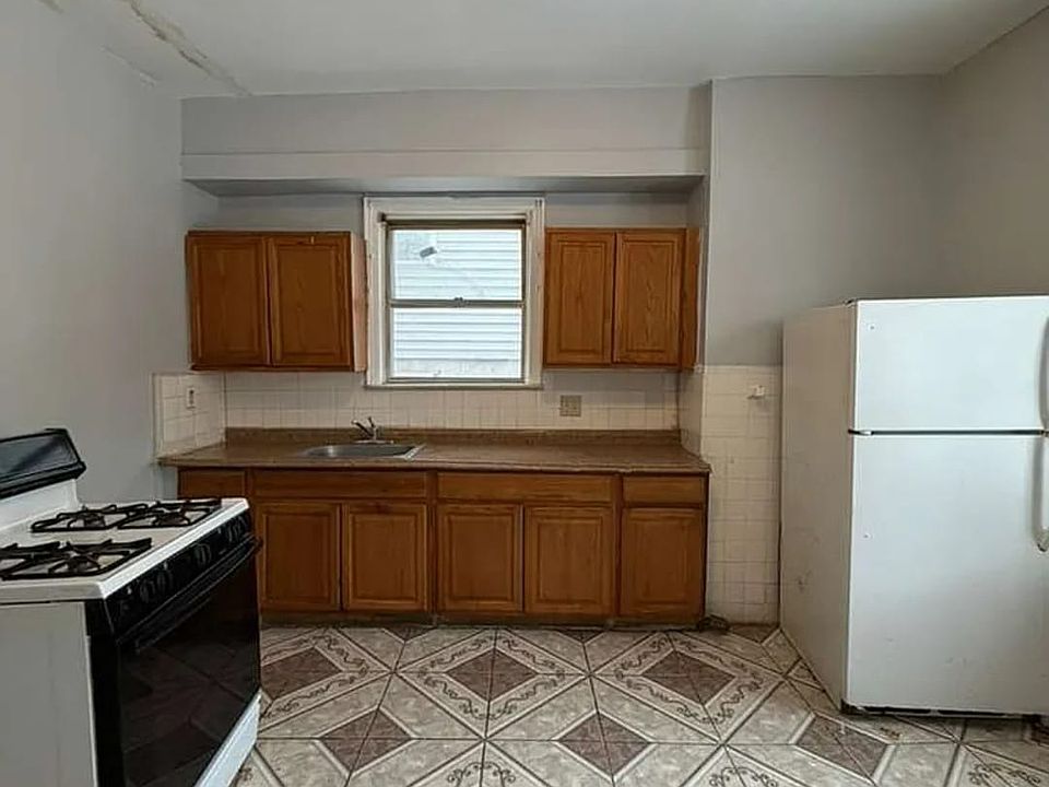 1st image of 845 S 15th St #G1