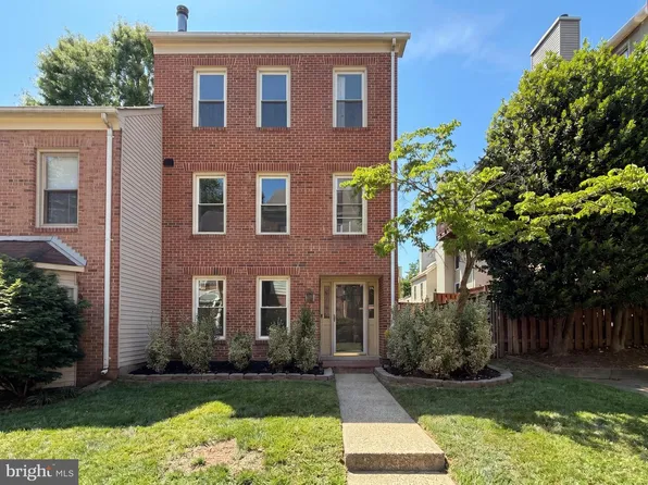 7579 Chrisland Cv, Falls Church, VA 22042