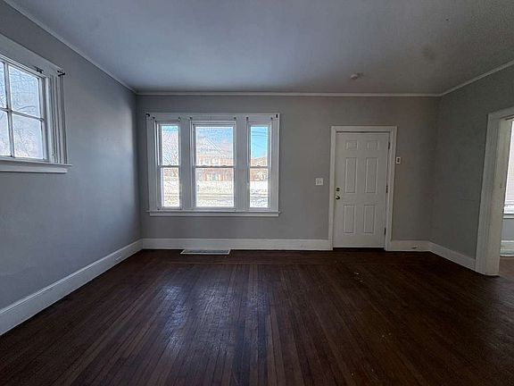 4th image of 240 Fountain St #240A
