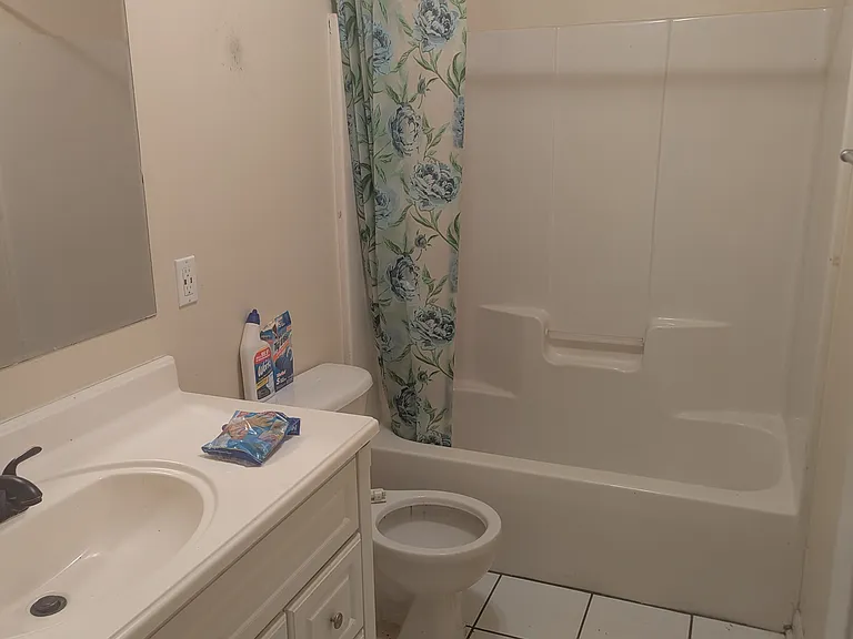 142 Fairview St — Photo 3
