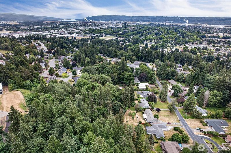 3rd image of 2950 Madrona Drive