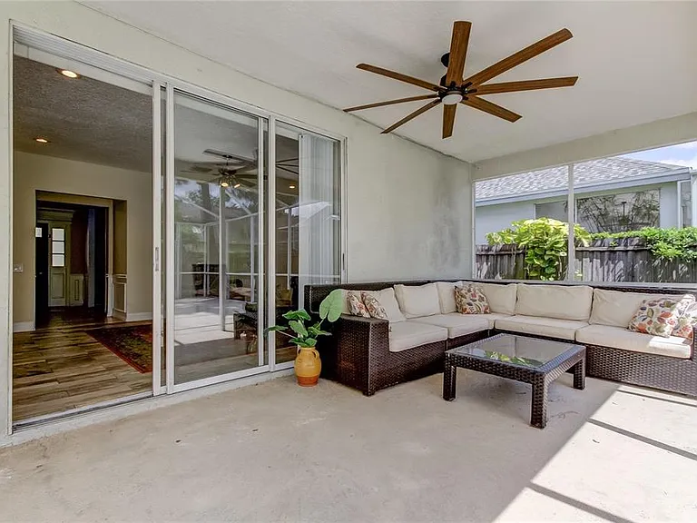9401 Woodbay Dr — Photo 36