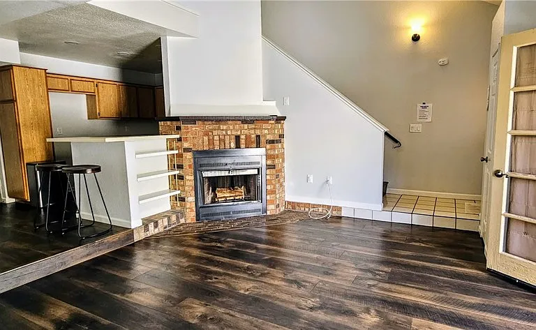 976 W Arrow Hwy — Photo 5