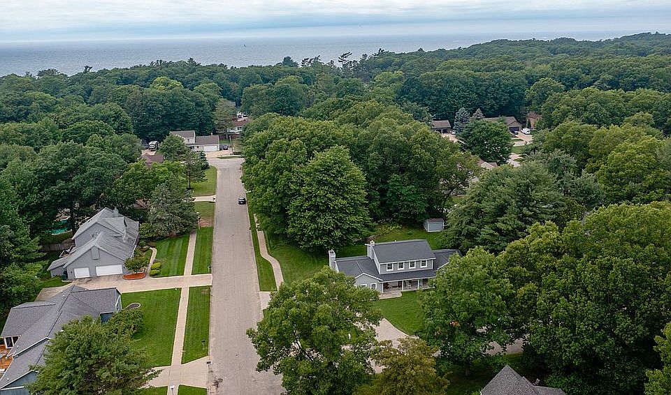 lot is at center of photo