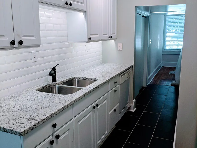 714 E Washington St #3 — Photo 3
