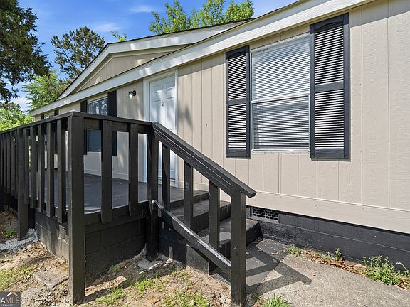 4th image of 114 Lovers Ln NE