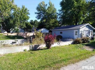 216 W Jackson St, Virden, IL 62690