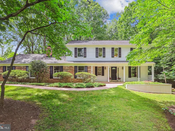 11321 French Horn Ln, Reston, VA 20191