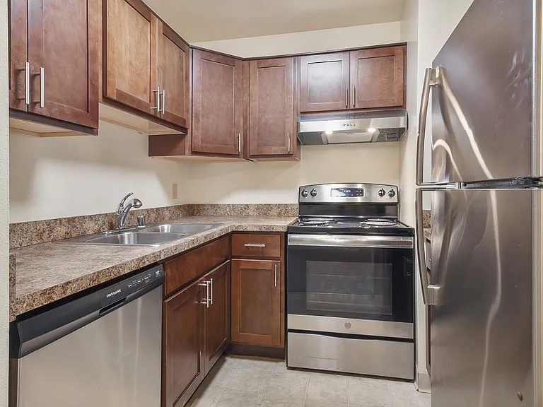 Monona Village Apartments — Photo 12