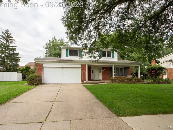 2797 English Dr, Troy, MI 48085