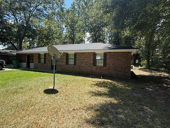 3rd image of 301 Katherine Dr