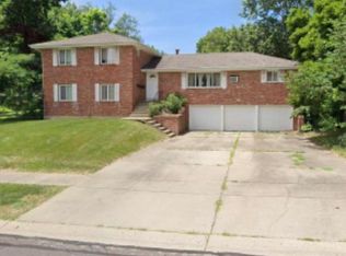 8446 Travis Ln #8446, Overland Park, KS 66212