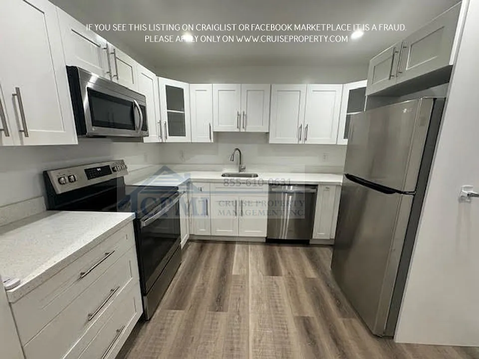 9 SW 10th St